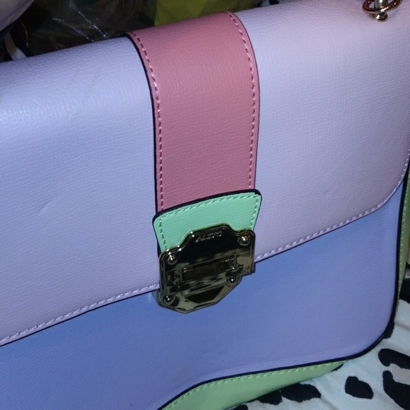 Iam selling my Aldo handbag - Picture 1 of 5